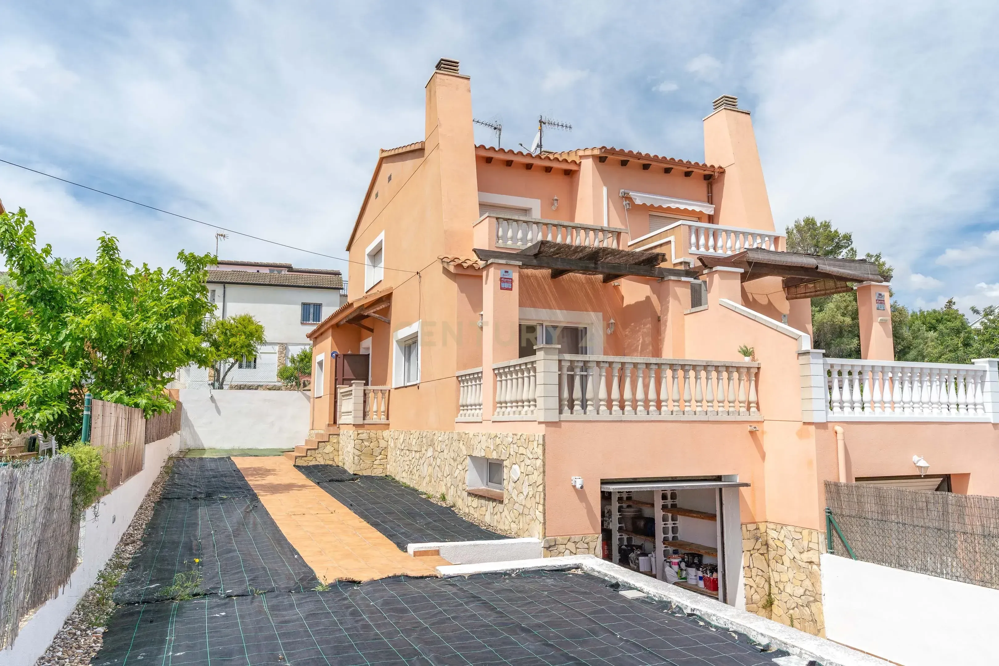 Exterior view of House or chalet for sale in La Pobla de Montornès    with Terrace