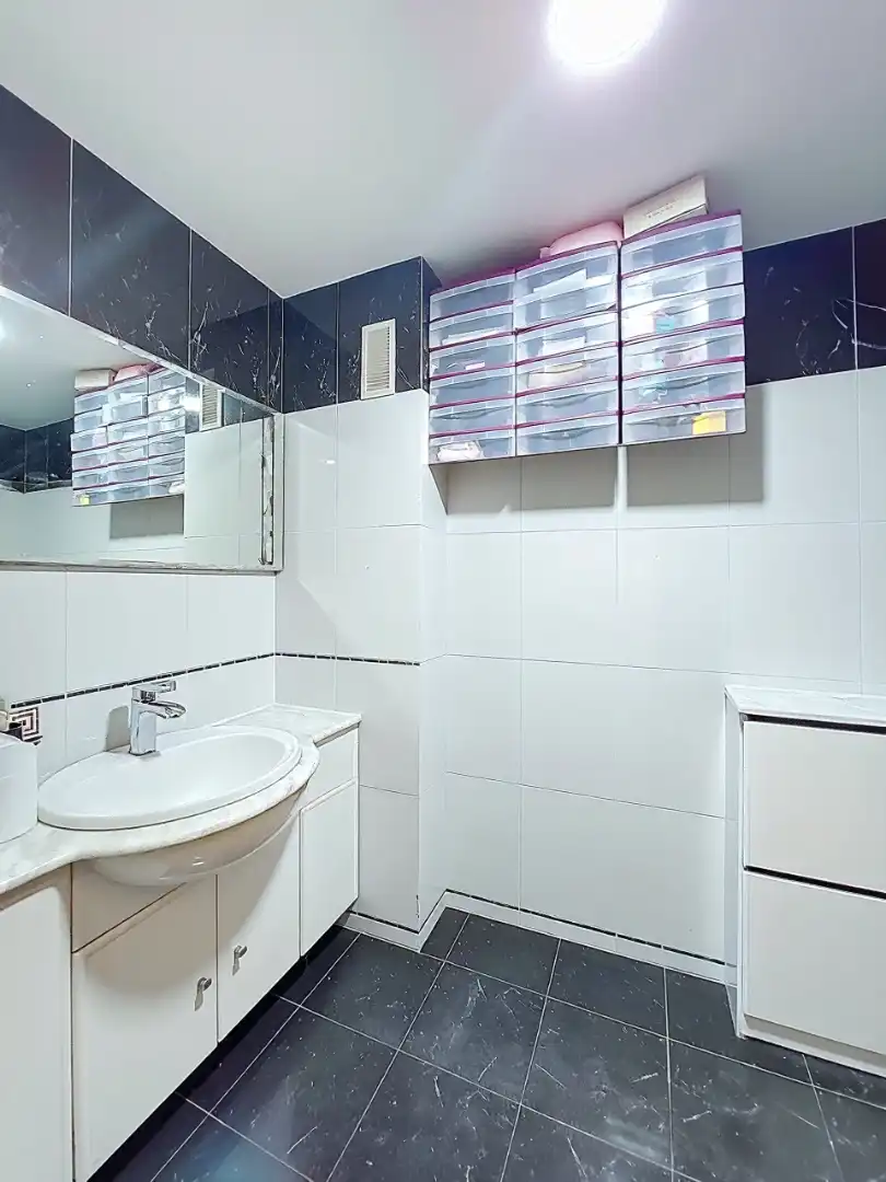Badezimmer von Wohnung zum Verkauf in Silla mit Klimaanlage, Abstellraum und Balkon
