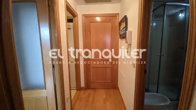 Flat for rent in Madrid  with Air Conditioner, Swimming Pool and Washing machine