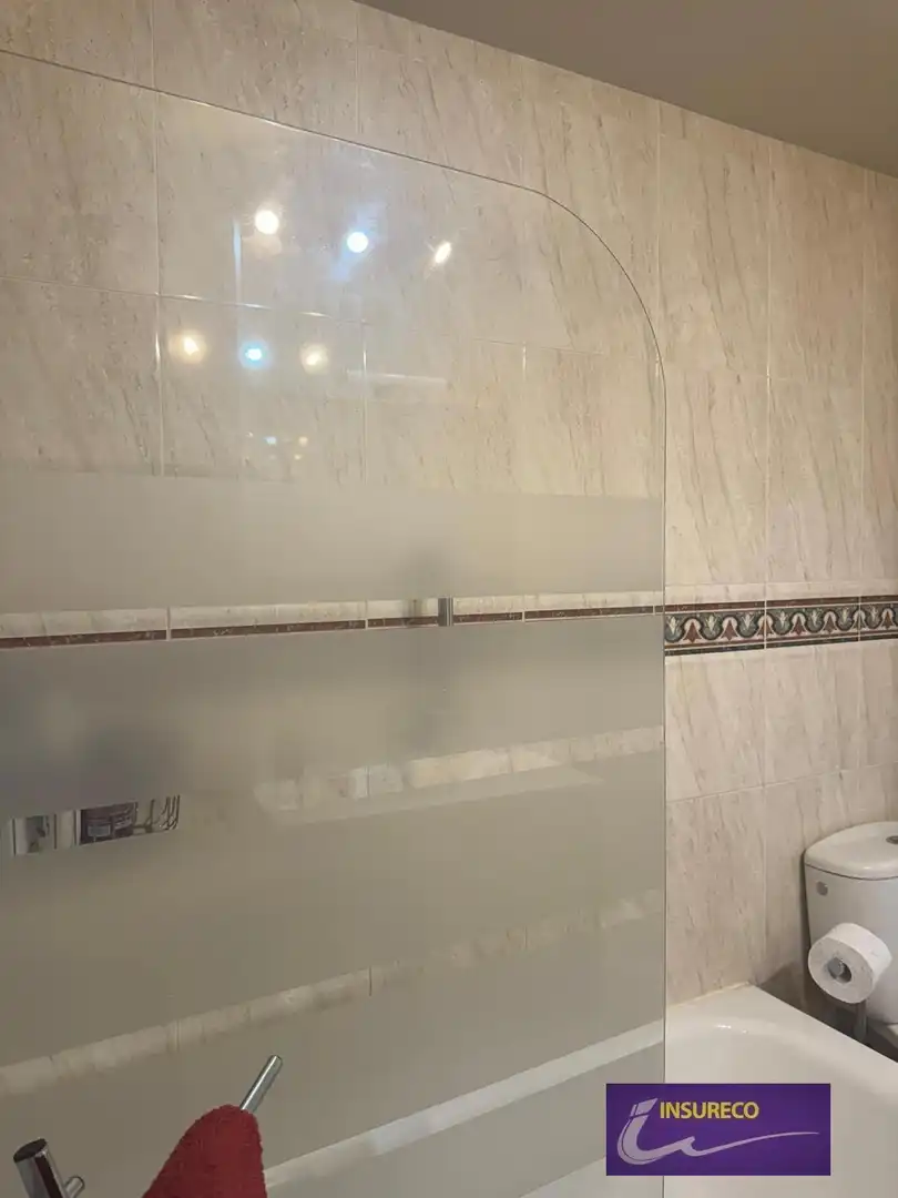 Baño de Apartamento de alquiler en Sariegos con Calefacción, Parquet y Terraza