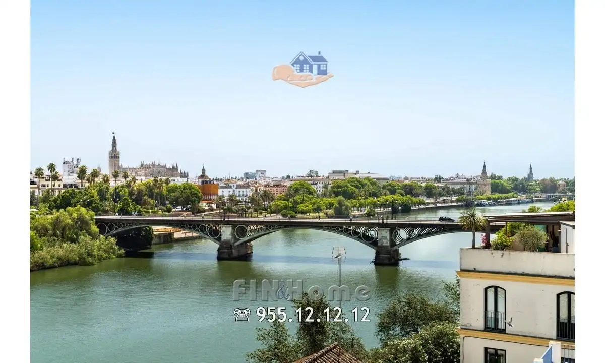 Ático de alquiler en Sevilla con Aire acondicionado, Calefacción y Jardín privado