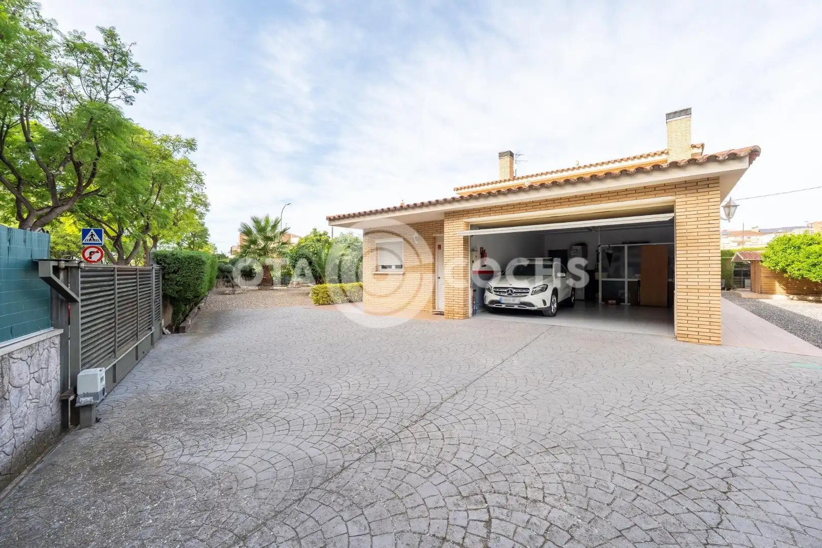 Exterior view of Houses for sale in Ponent
