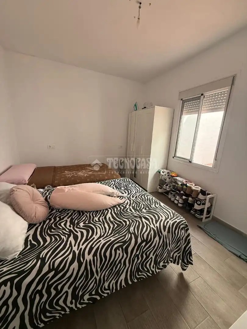 Bedroom of Flat for sale in Sevilla  with Air Conditioner
