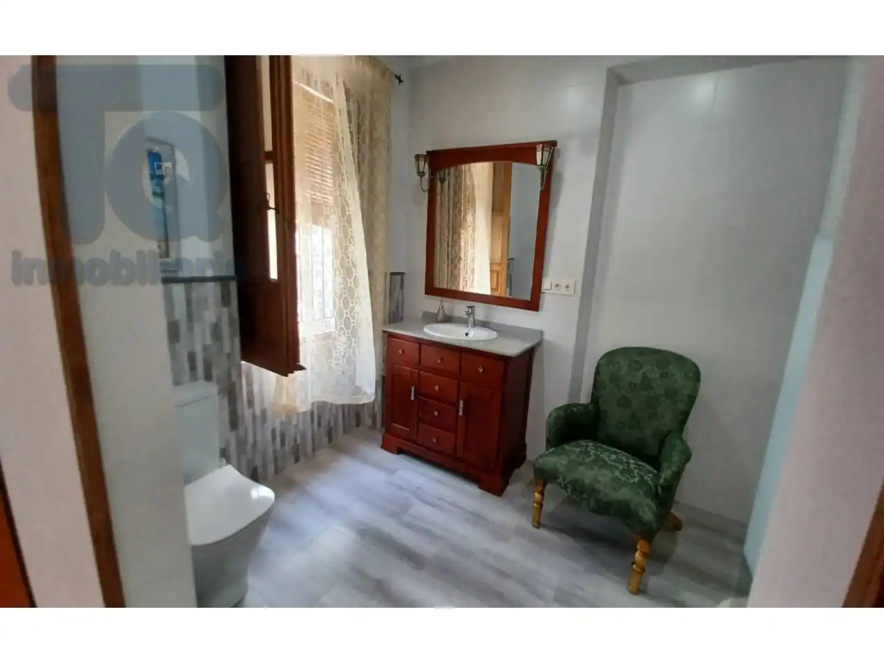 Baño de Casa o chalet en venta en Granada con Aire acondicionado, Calefacción y Jardín privado