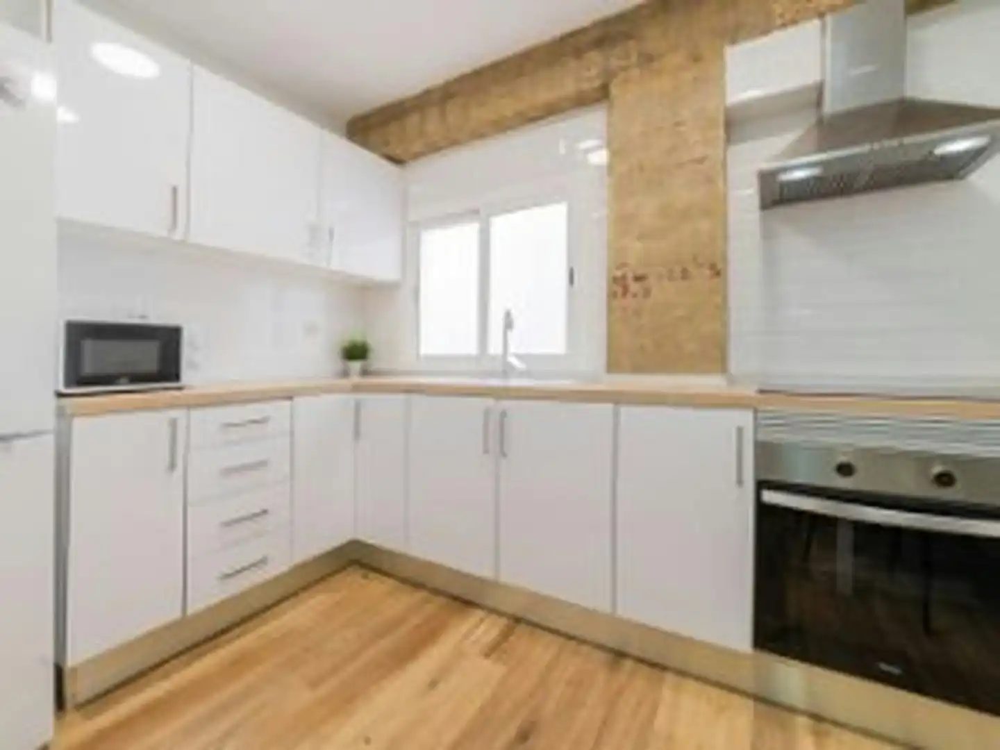 Küche von Wohnung zur untervermieten in Valencia mit Möbliert, Waschmaschine und Internet