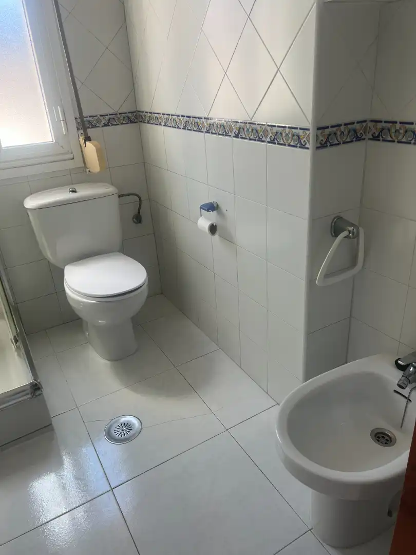 Baño de Apartamento en venta en Baiona con Calefacción, Terraza y Trastero