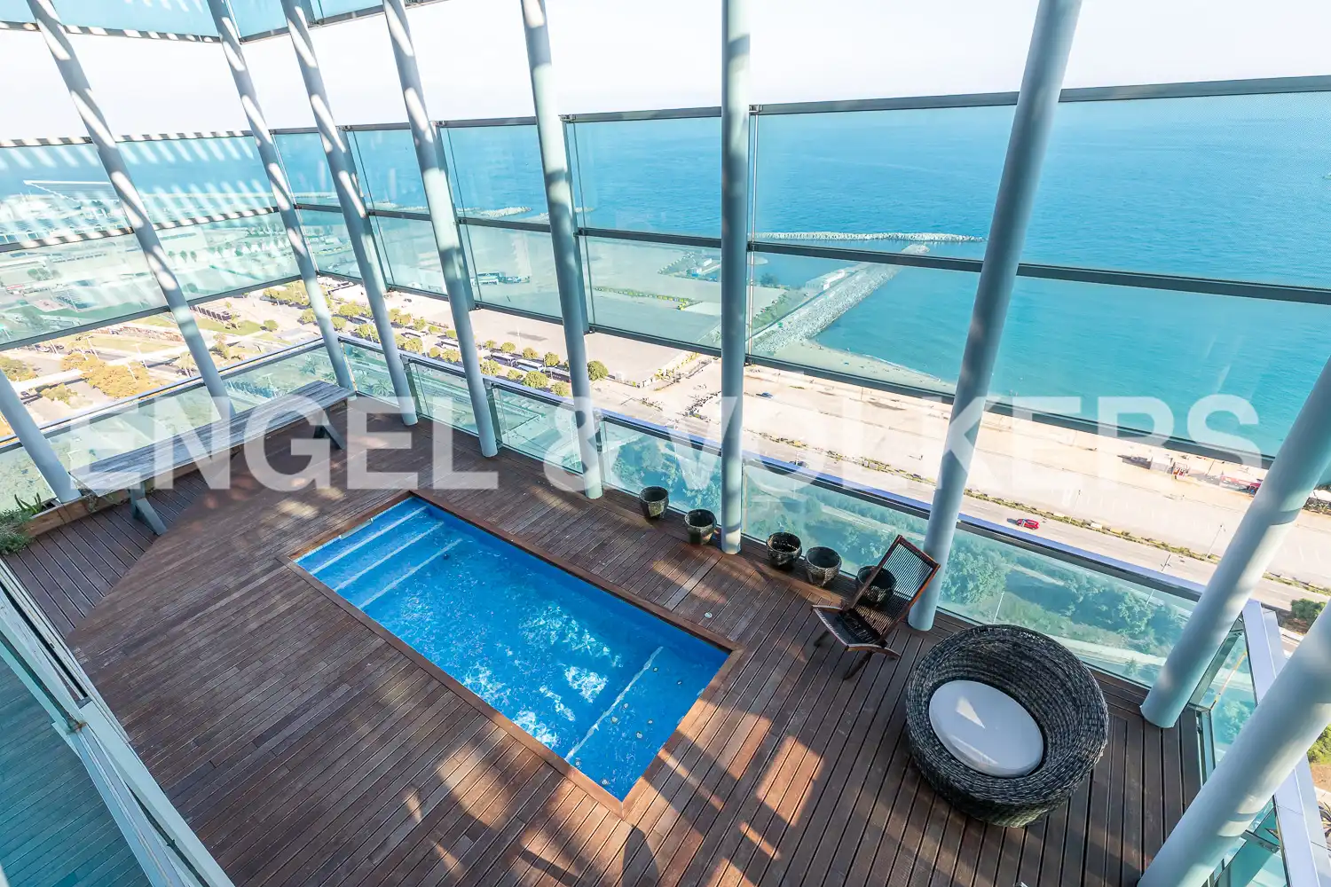 Piscina de Ático de alquiler en Barcelona con Aire acondicionado, Calefacción y Parquet