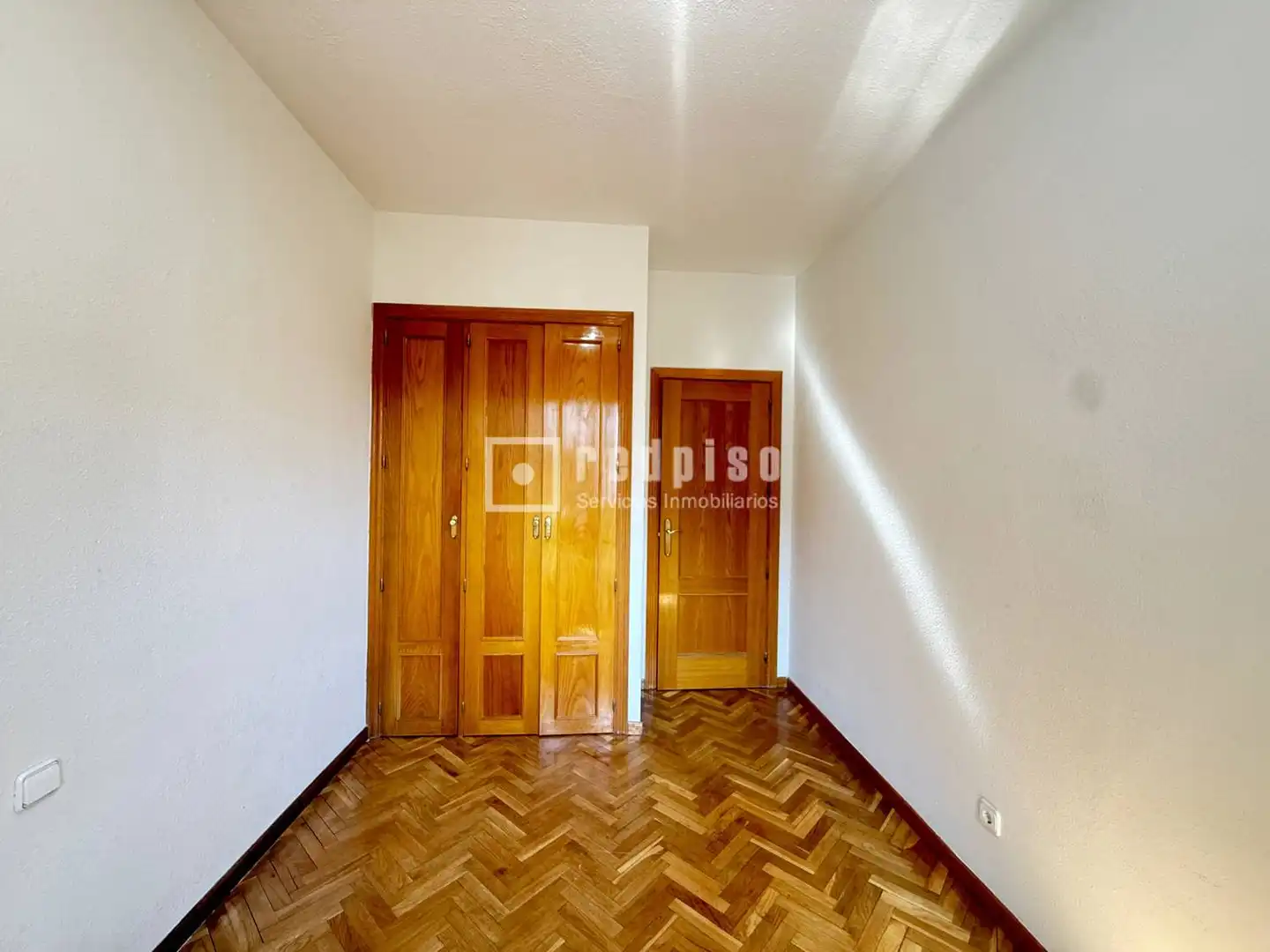 Bedroom of Flat for sale in Madrid  with Air Conditioner, Heating and Parquet flooring