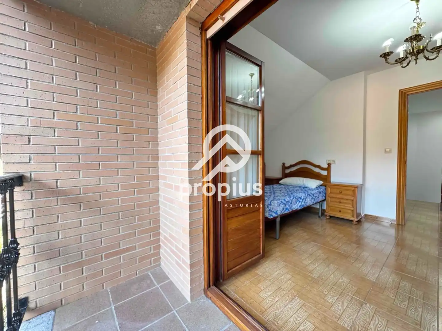 Habitación de Casa adosada en venta en Piloña con Calefacción, Jardín privado y Parquet