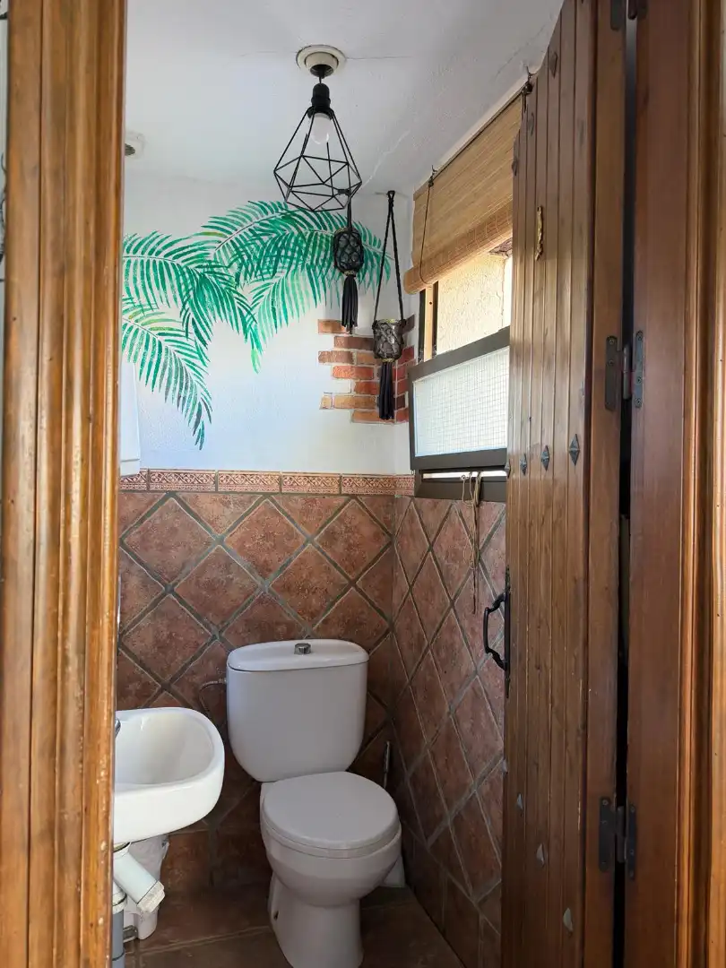 Bany de Local de lloguer en Marbella amb Aire condicionat