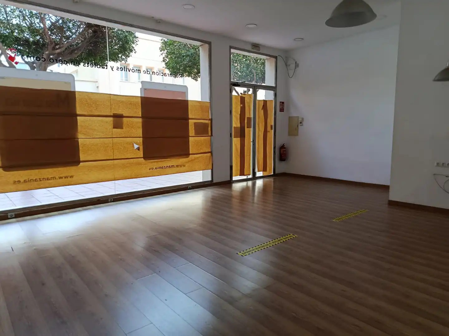 Local de alquiler en Almería con Aire acondicionado, Calefacción y Parquet