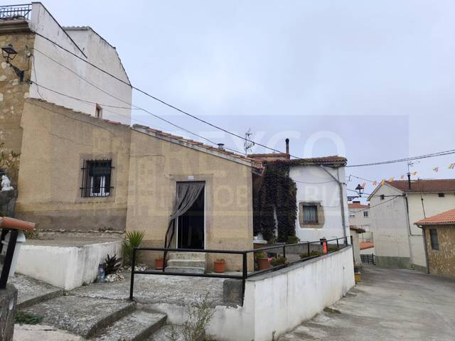 Casa adosada en Venta en N/A en Baños de Rioja