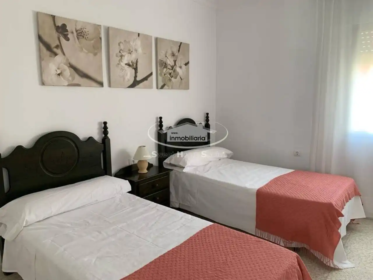 Dormitori de Casa adosada en venda en Sanlúcar de Barrameda amb Aire condicionat, Terrassa i Moblat