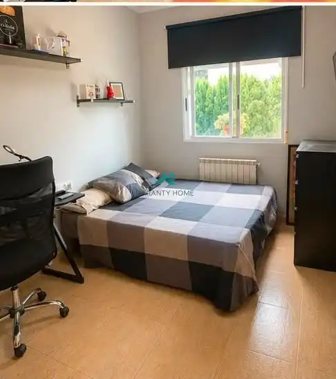 Dormitori de Casa o xalet en venda en Serra amb Aire condicionat, Calefacció i Jardí privat