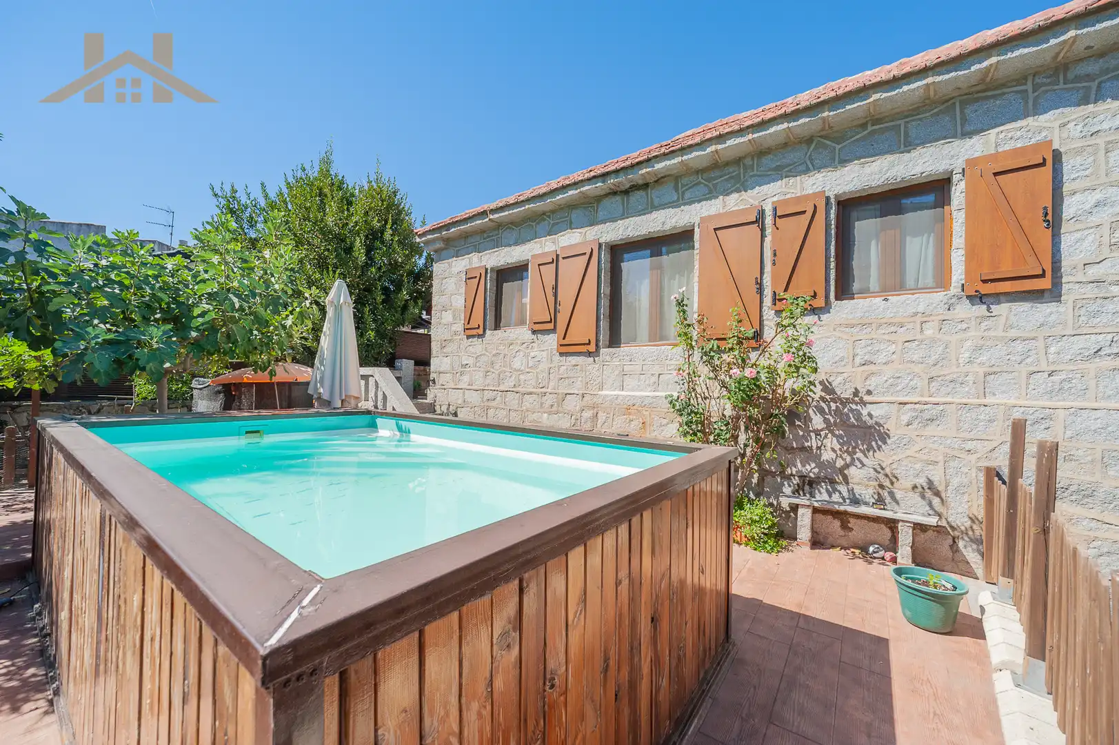 Casa amb piscina en venda a Calle de la Beneficencia