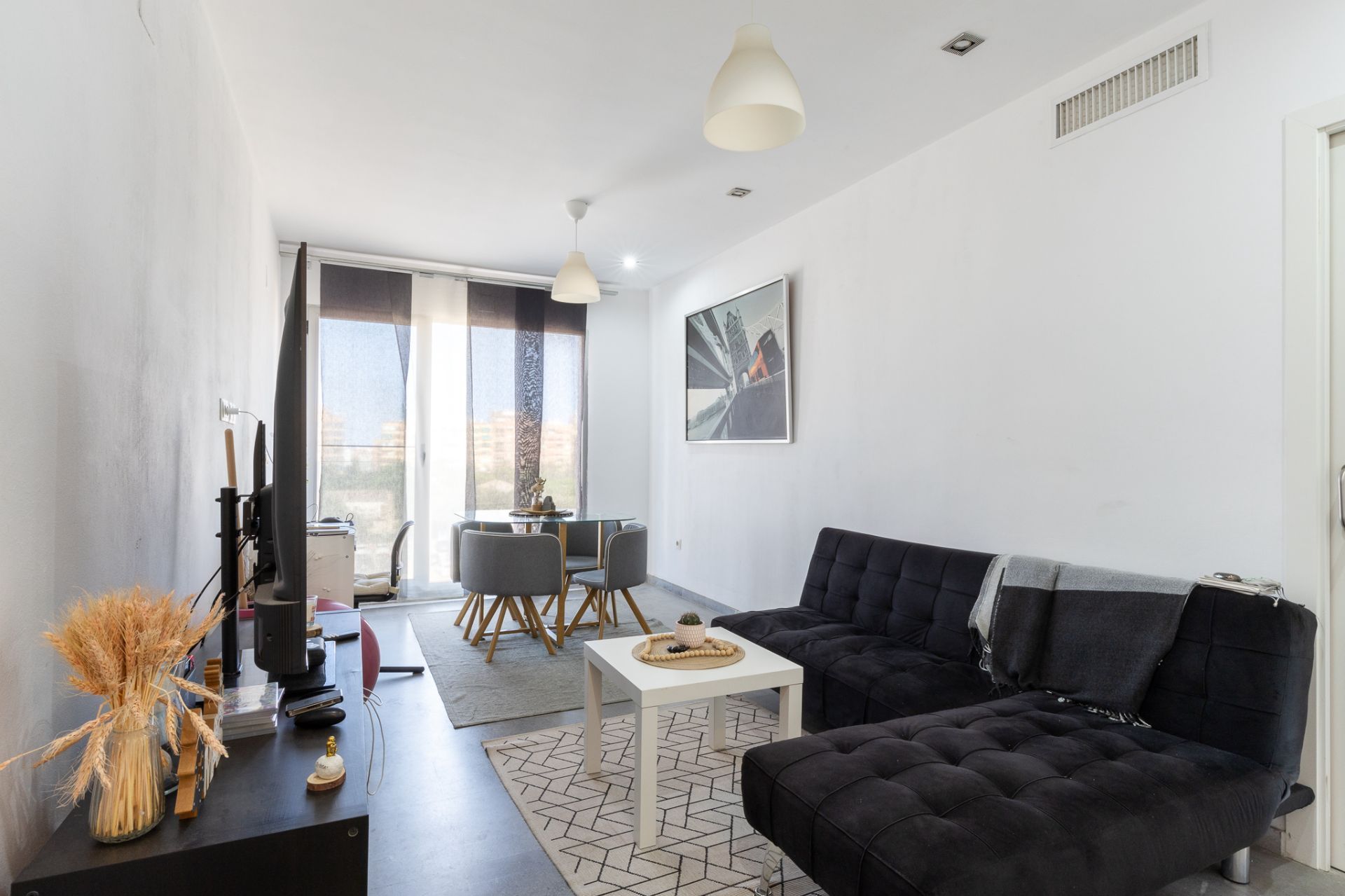 Living room of Flat for sale in  Valencia Capital  with Storage room and Furnished