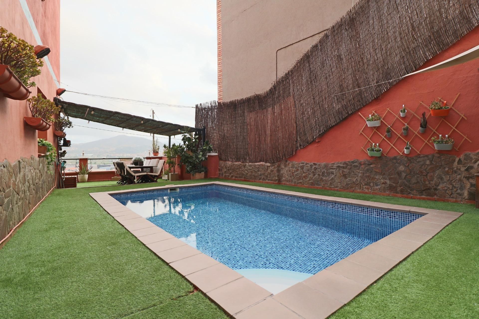 Swimming pool of House or chalet for sale in Molins de Rei  with Air Conditioner, Heating and Private garden