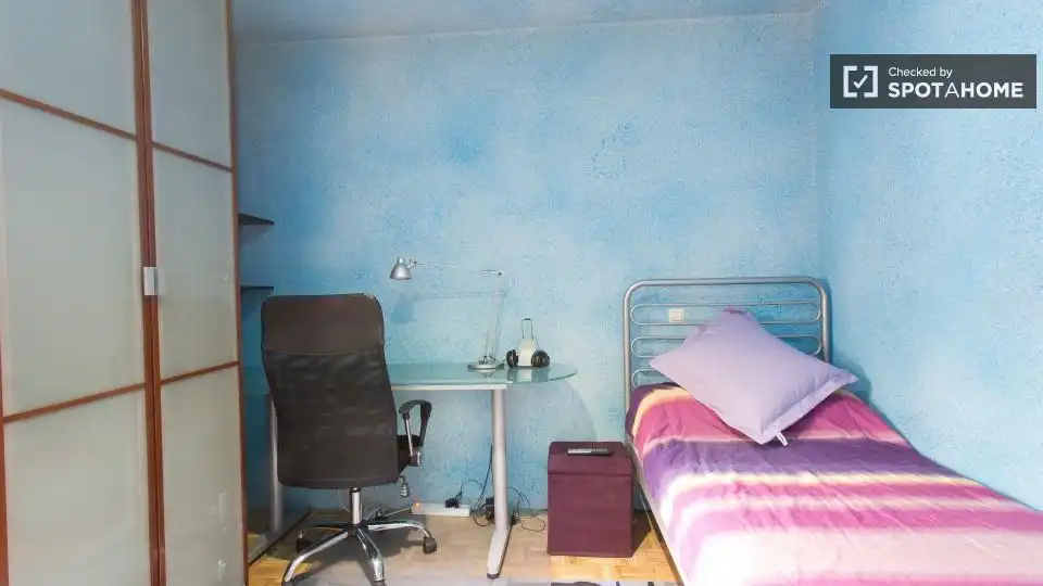 Habitación en Almenara -Ventilla