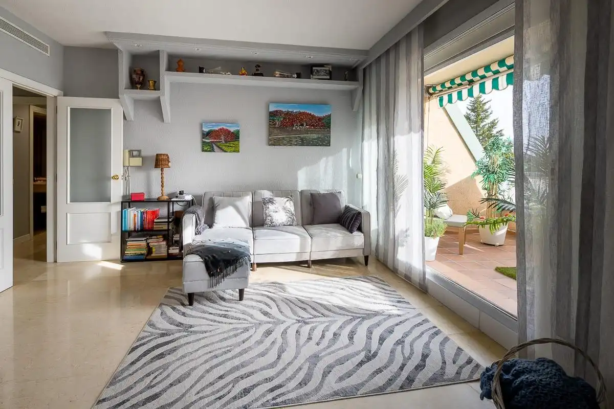 Living room of Flat for sale in Villaviciosa de Odón  with Air Conditioner, Terrace and Storage room