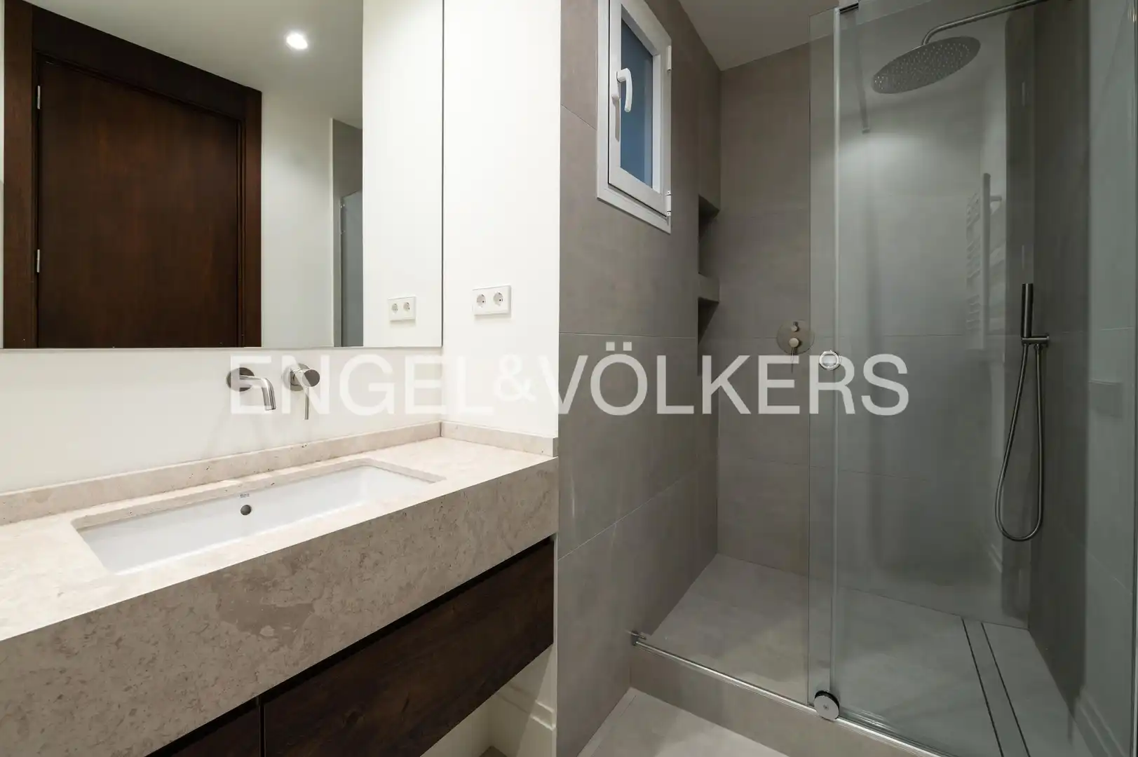 Baño de Piso en venta en Madrid con Aire acondicionado, Calefacción y Trastero