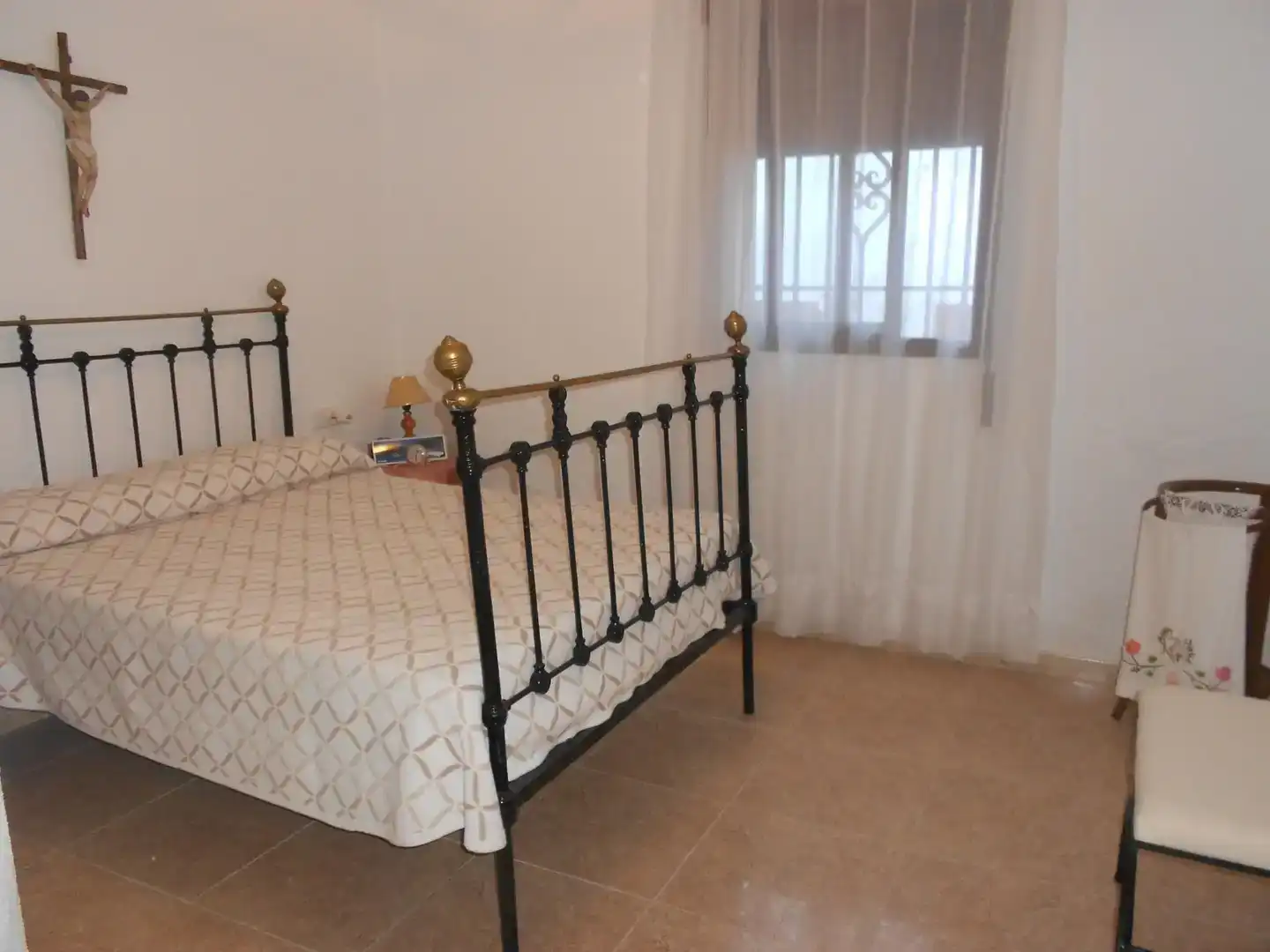 Dormitori de Casa o xalet en venda en Montejaque amb Jardí privat, Traster i Moblat