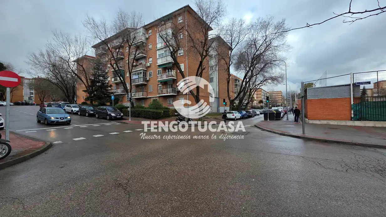 Außenansicht von Wohnung zum Verkauf in  Madrid Capital mit Heizung, Möbliert und Ofen