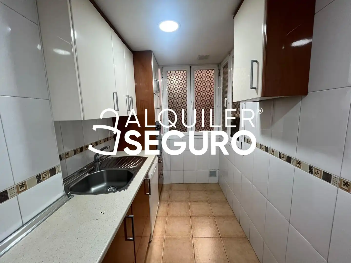 Cocina de Piso de alquiler en Madrid con Calefacción y Amueblado