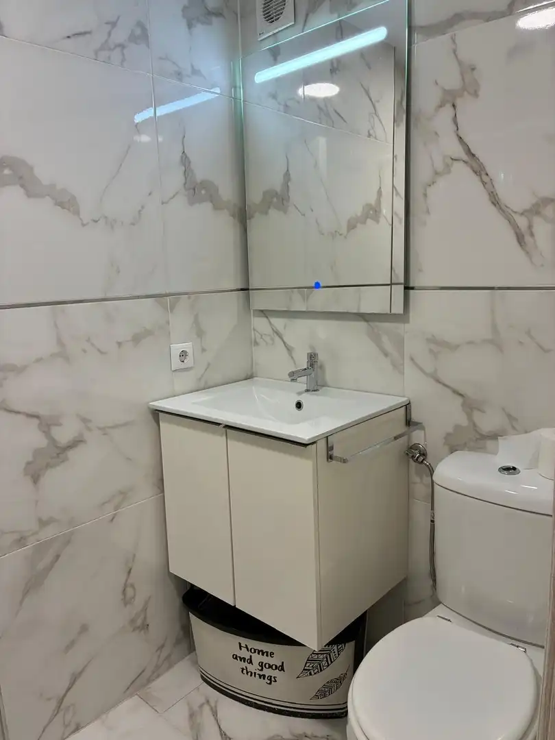 Baño de Apartamento de alquiler en Finestrat con Aire acondicionado, Jardín privado y Terraza