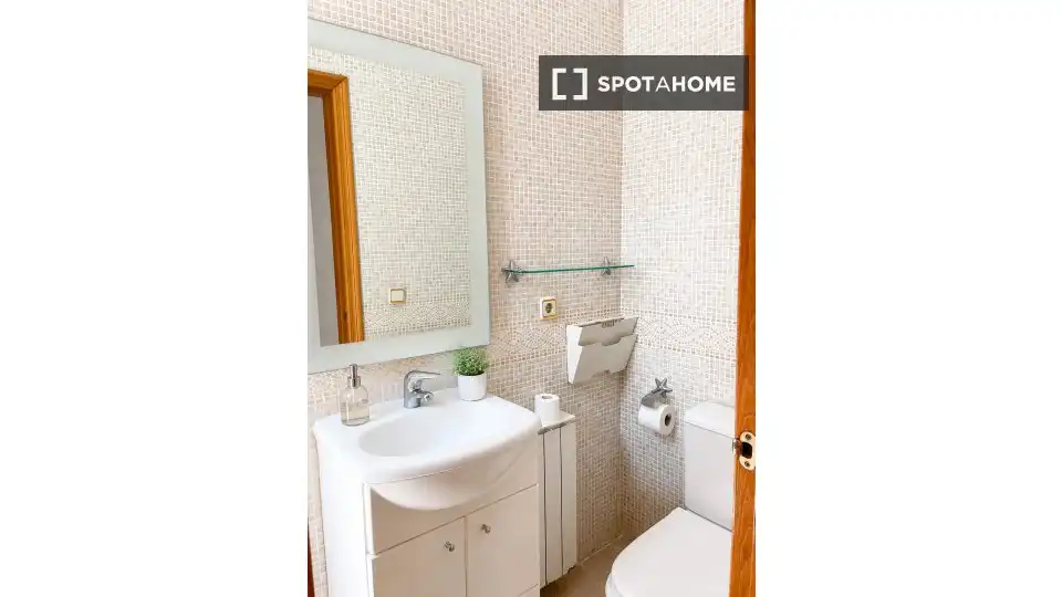 Baño de Apartamento para compartir en Valencia con Aire acondicionado, Calefacción y Terraza