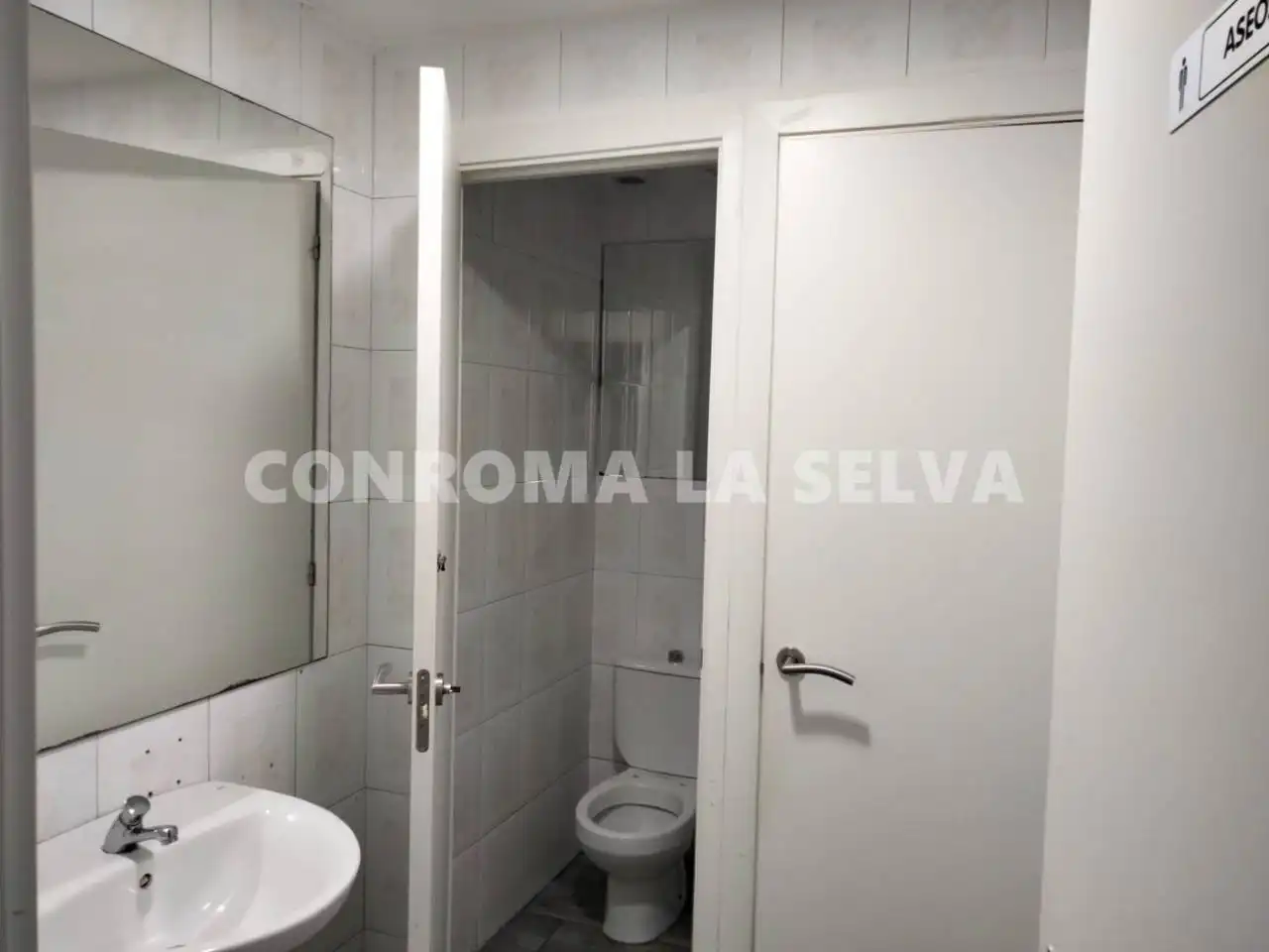 Local comercial en traspàs a Els Pins, imagen 12