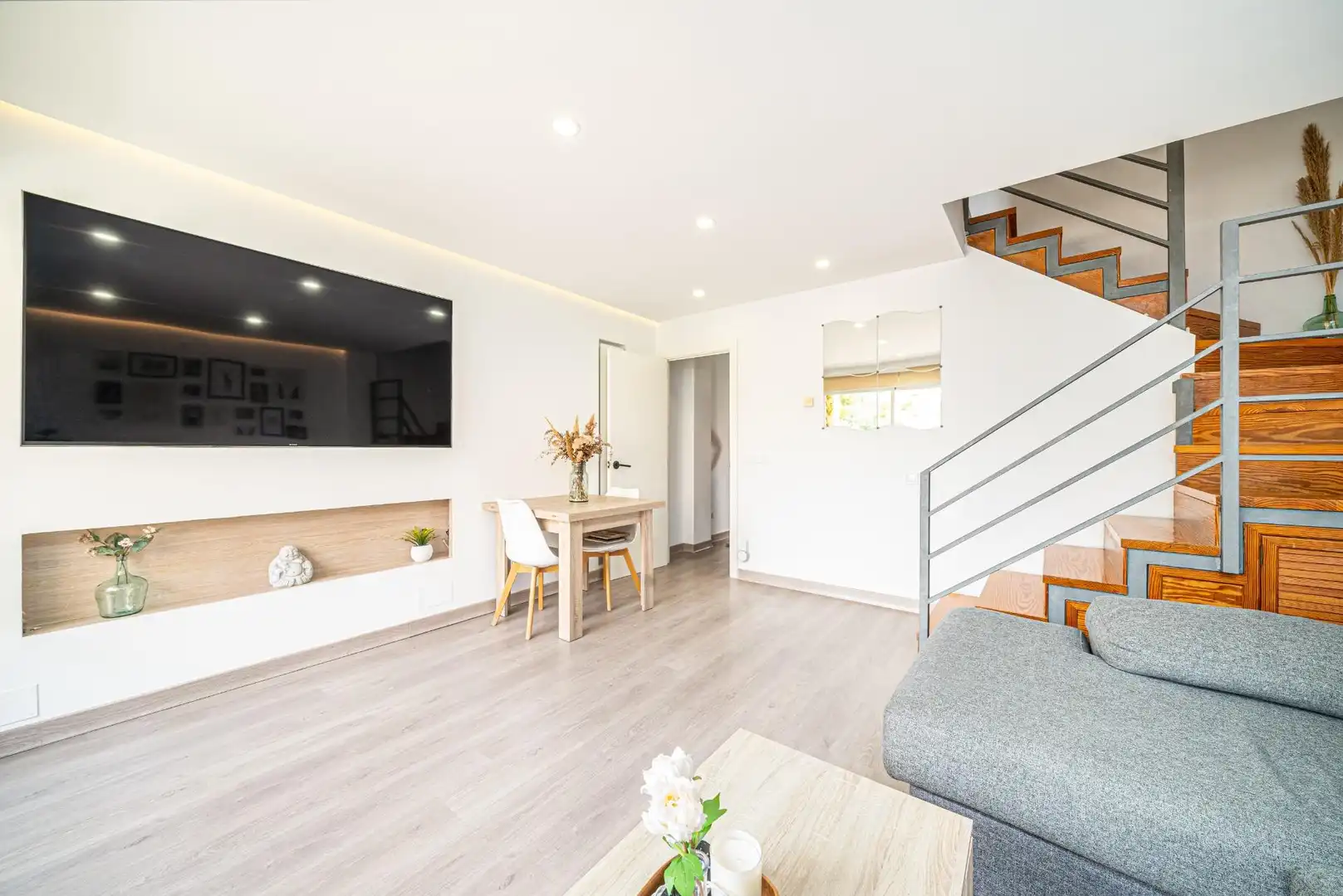 Flat with terrace for sale in Carrer d'Antoni Gaudí, imagen 4