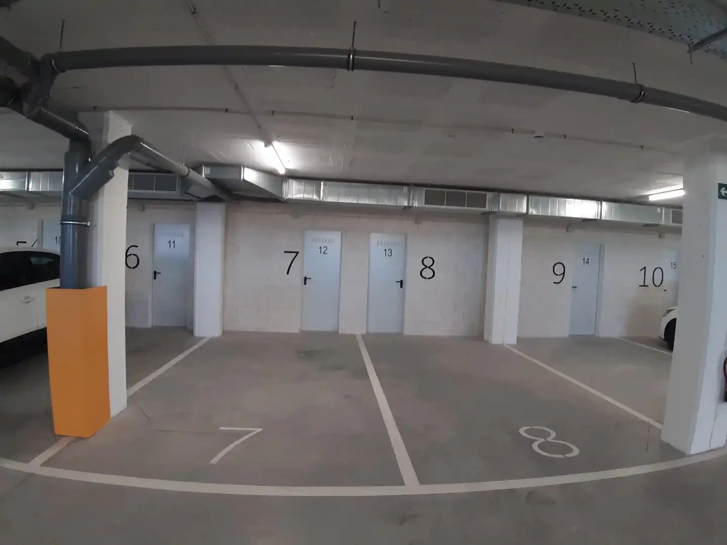 Parking de Ático de alquiler en Fuengirola con Terraza, Trastero y Jacuzzi