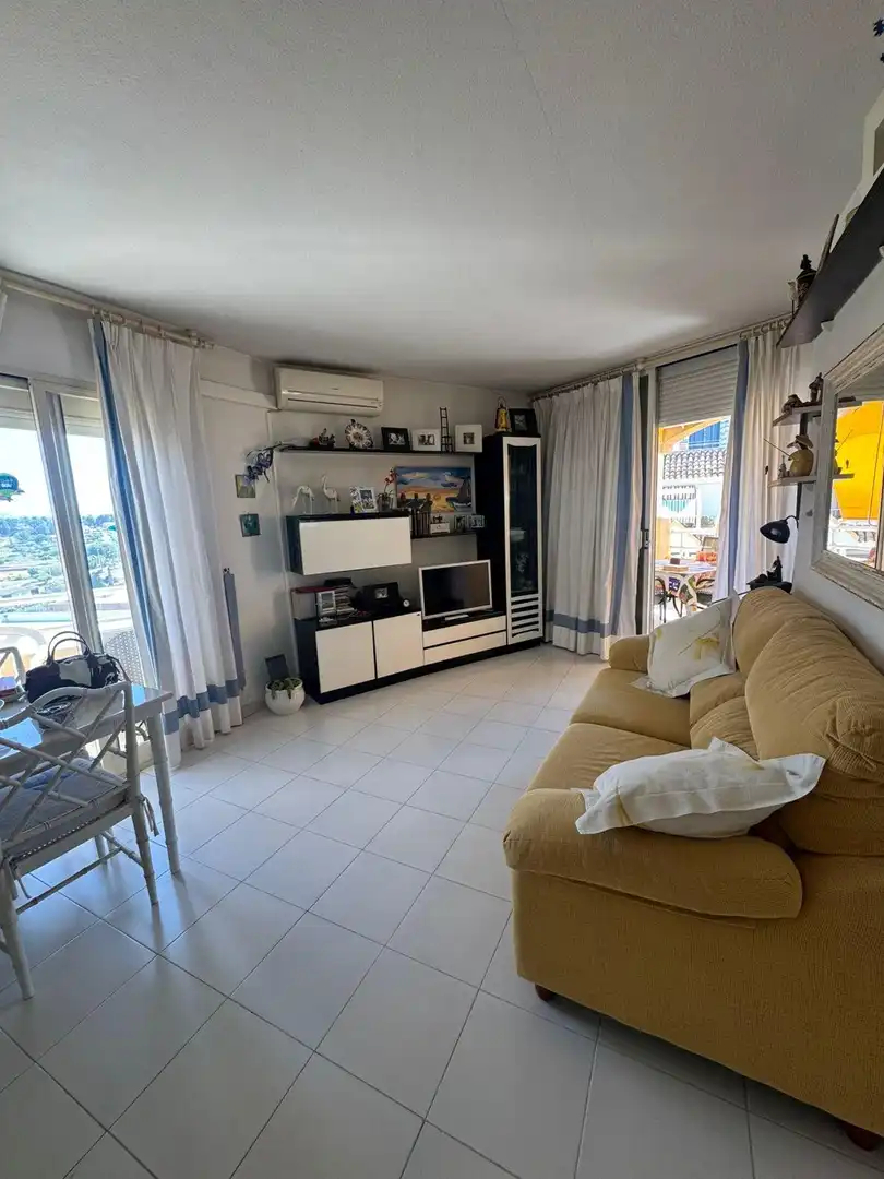 Sala de estar de Ático en venta en Calpe / Calp con Jardín privado, Terraza y Amueblado