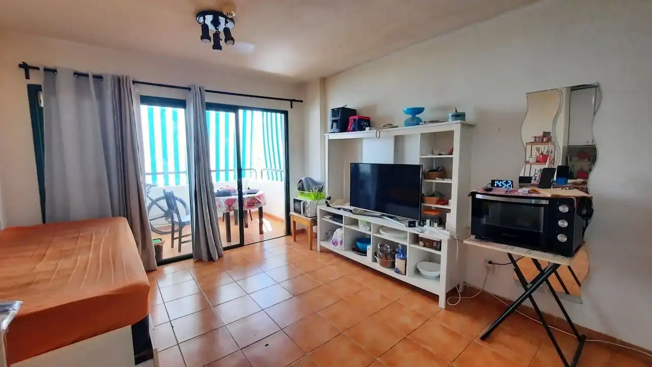 Sala de estar de Apartamento en venta en San Bartolomé de Tirajana con Calefacción, Terraza y Piscina comunitaria