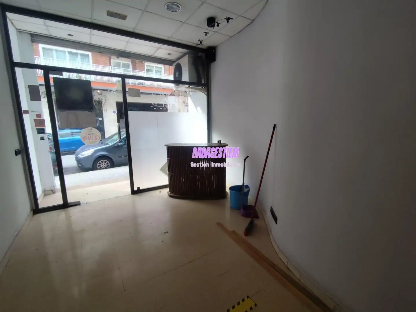 Local de alquiler en Riera de Matamoros, Centre
