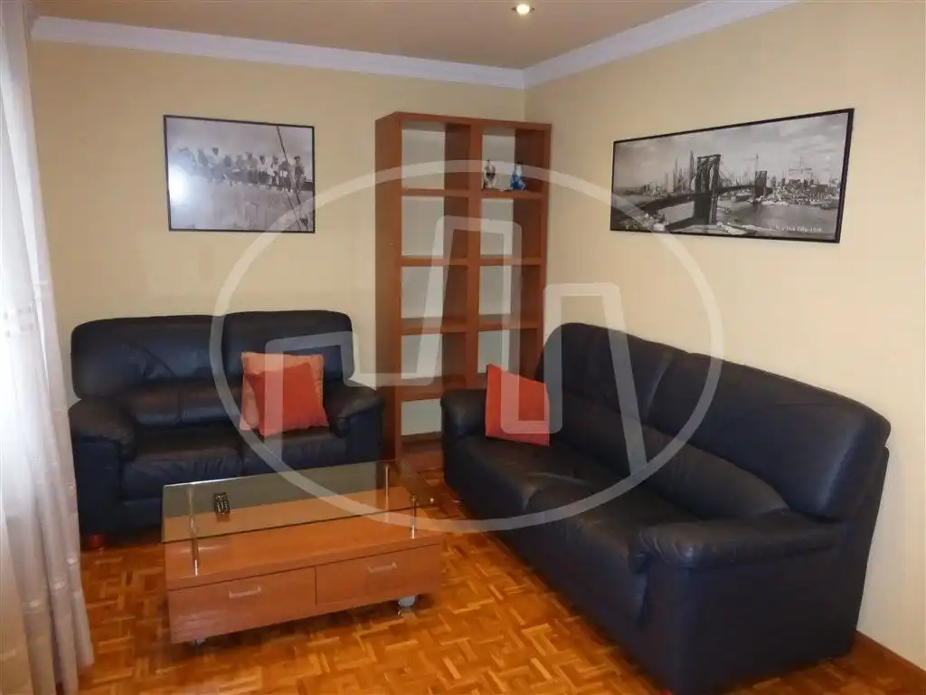 Sala de estar de Piso de alquiler en  Pamplona / Iruña con Calefacción, Parquet y Amueblado