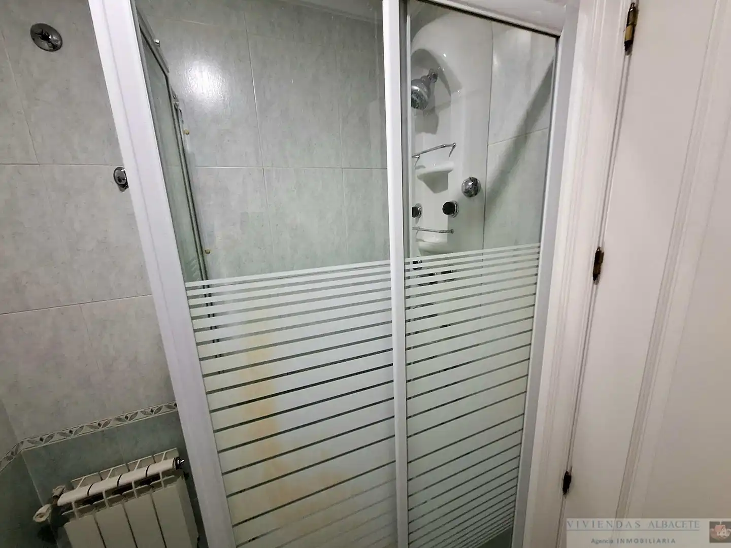 Bathroom of Flat for sale in Albacete  with Air Conditioner, Heating and Furnished