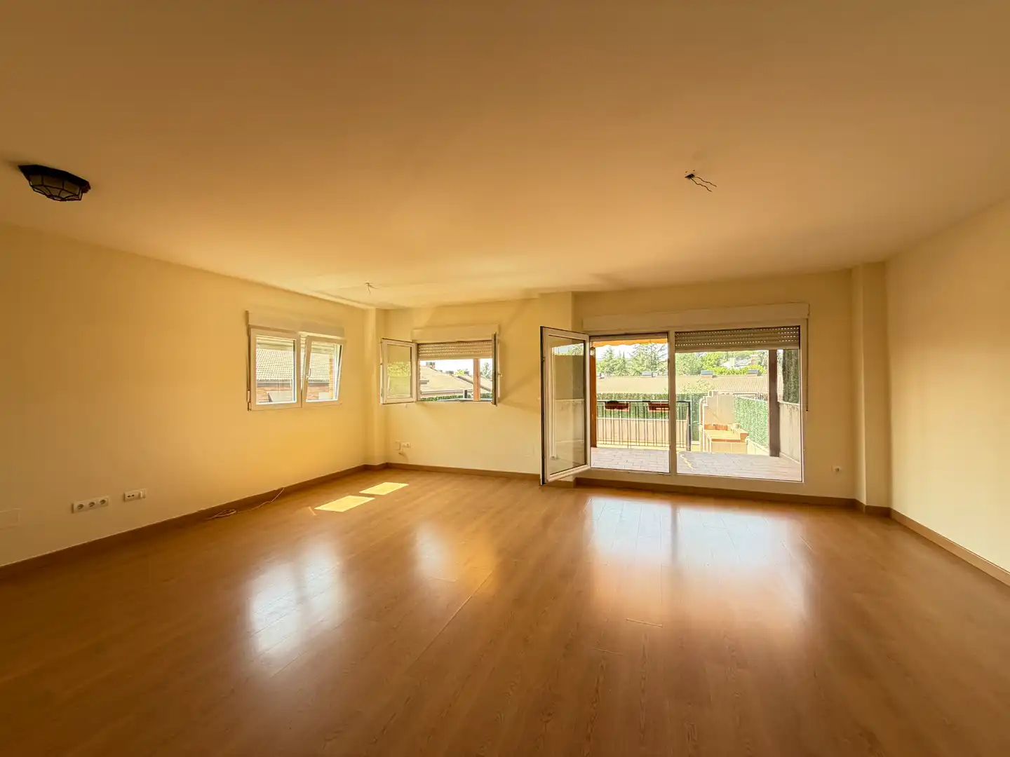 Sala de estar de Casa o chalet en venta en Colmenar Viejo con Calefacción, Jardín privado y Terraza