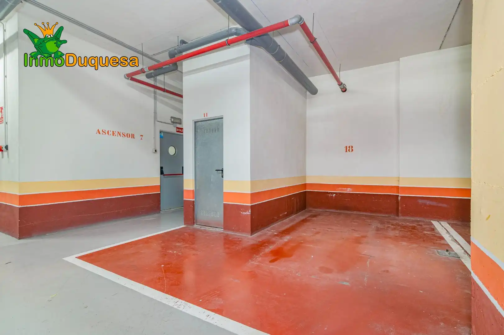 Parking de Piso en venta en Granada con Aire acondicionado, Calefacción y Jardín privado