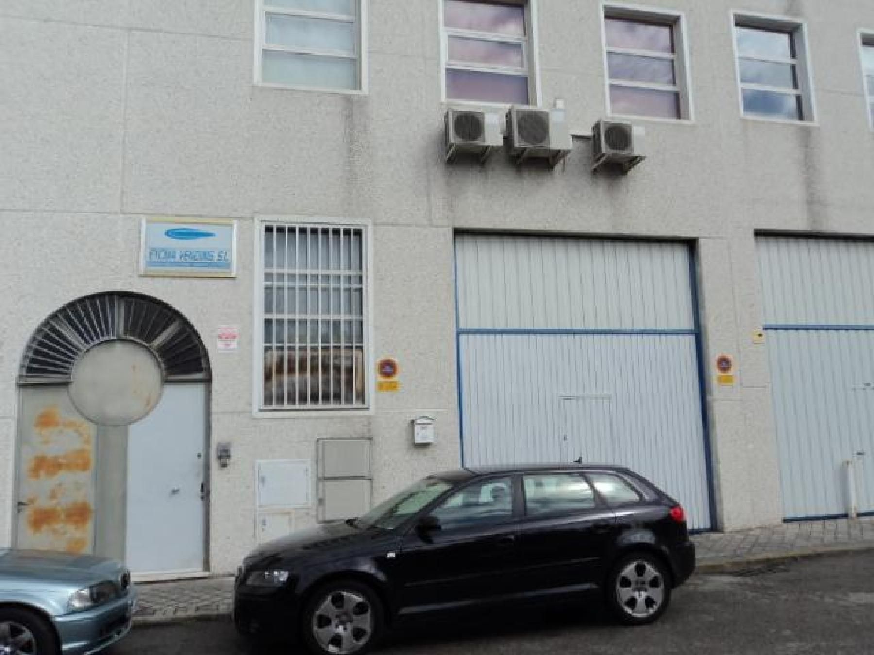 Vista exterior de Nave industrial en venta en Alcorcón