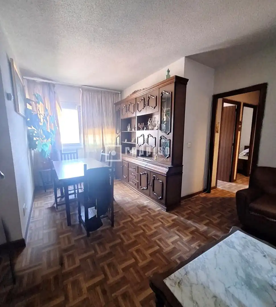 Sala de estar de Piso en venta en Madrid con Calefacción, Parquet y Amueblado