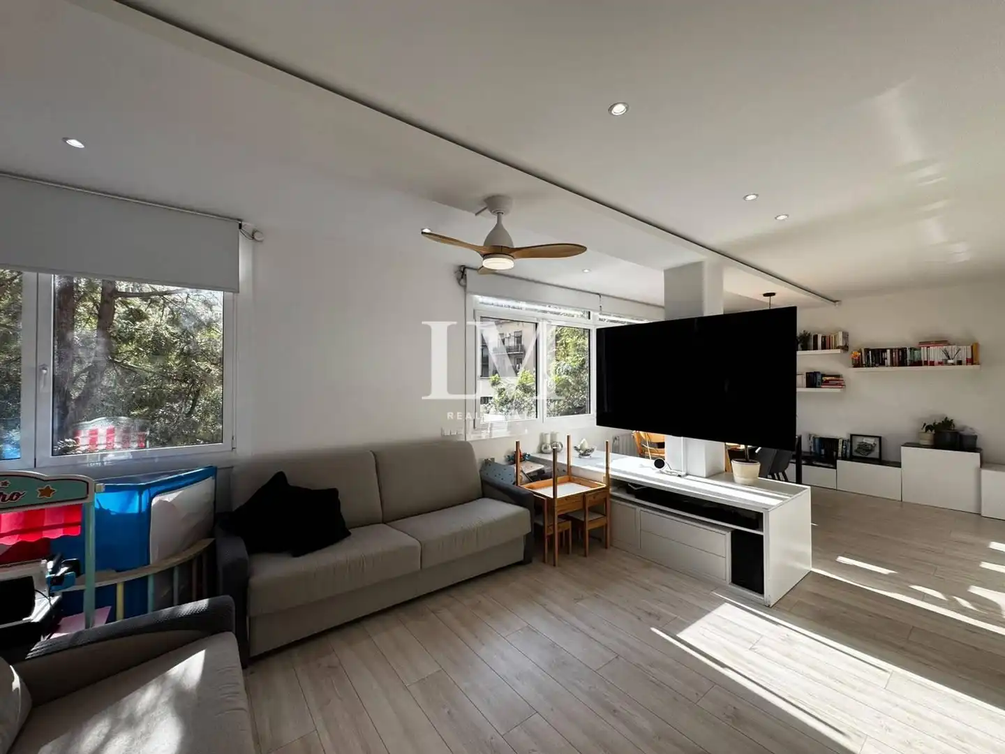 Sala d'estar de Apartament en venda en Gràcia