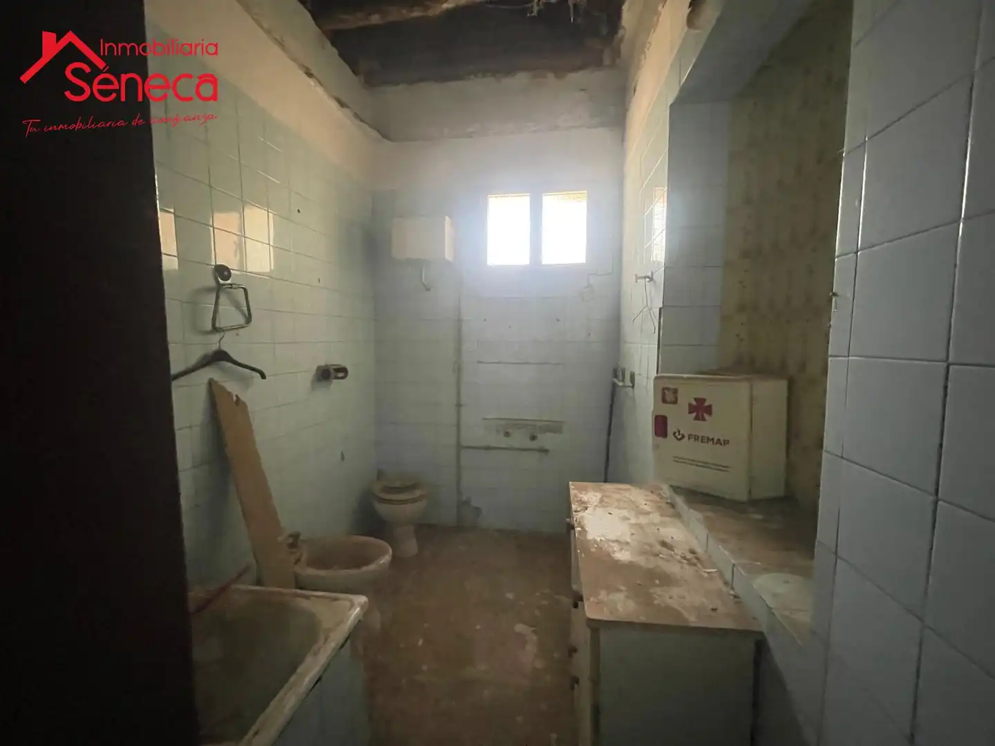 Bany de Casa adosada en venda en Córdoba amb Terrassa