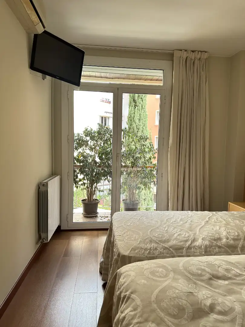 Dormitori de Pis de lloguer en Barcelona amb Aire condicionat, Calefacció i Parquet