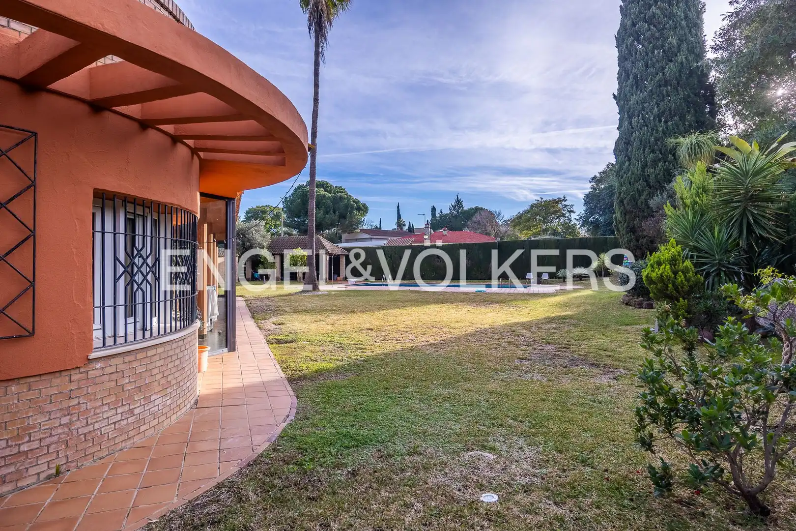 Vista exterior de Casa o chalet en venta en Mairena del Aljarafe con Aire acondicionado, Calefacción y Jardín privado