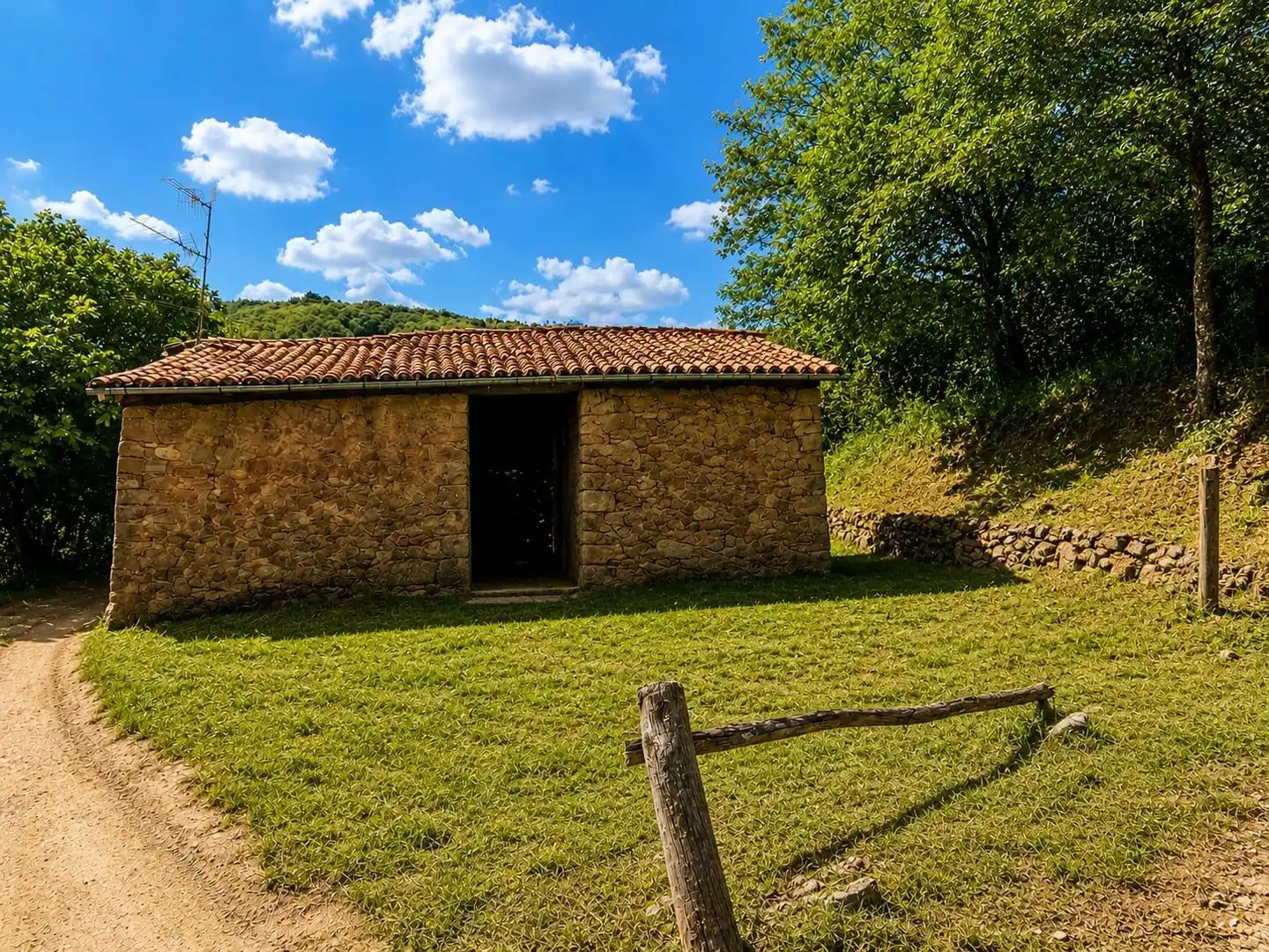 Vista exterior de Casa o xalet en venda en Lena
