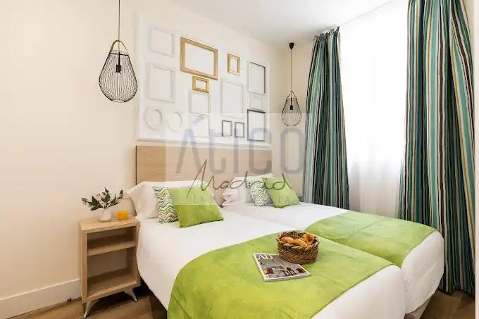 Bedroom of Flat for rent in Madrid  with Air Conditioner, Heating and Furnished