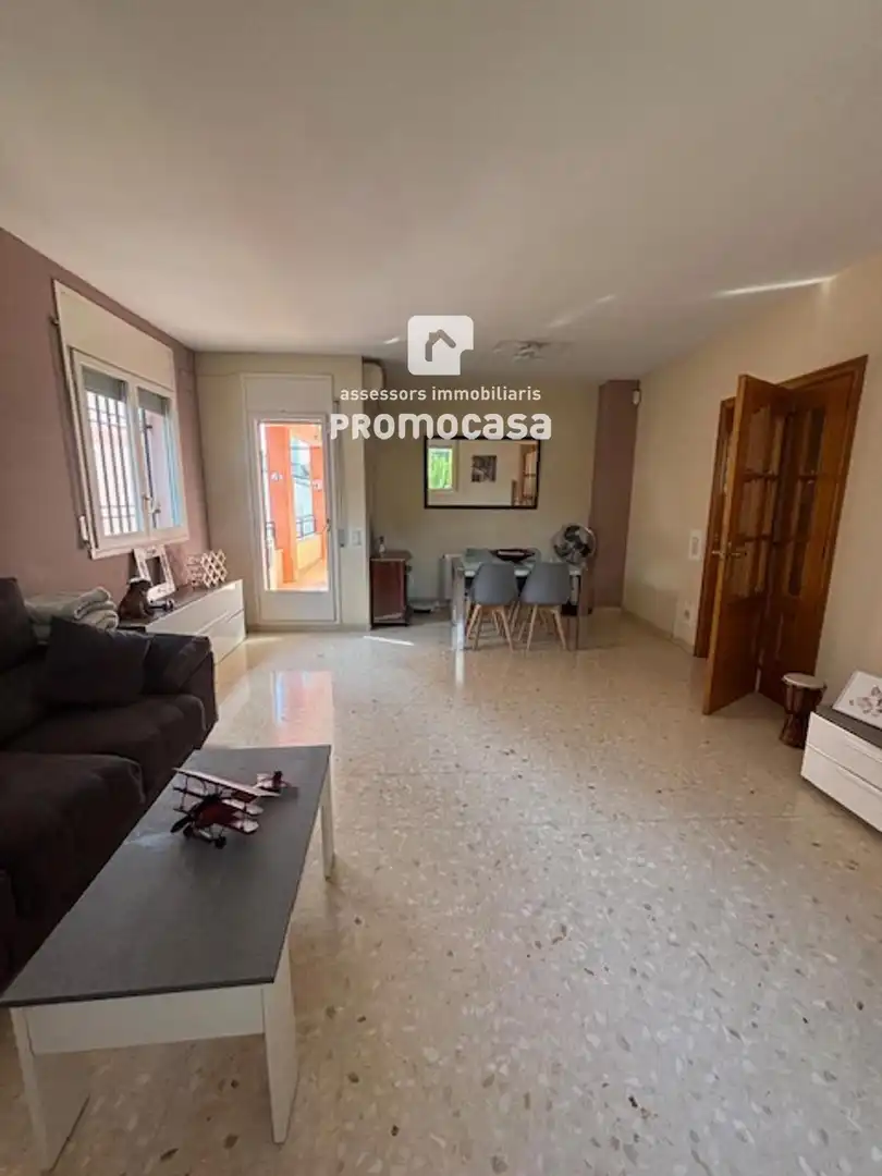Sala de estar de Casa o chalet en venta en Barberà del Vallès con Calefacción, Terraza y Balcón