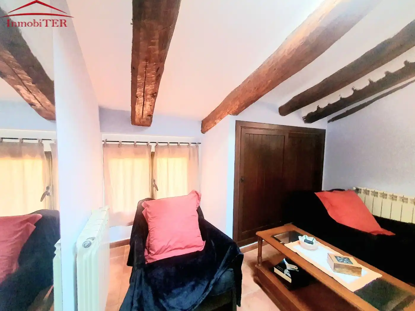 Habitación de Casa o chalet en venta en Alfambra con Calefacción, Terraza y Trastero