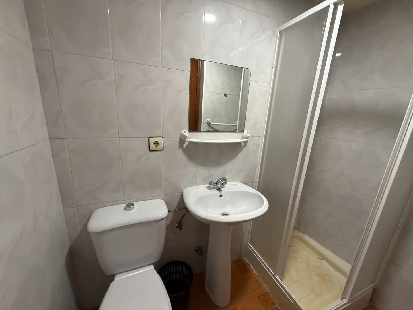 Bany de Edifici en venda en Siero amb Alarma